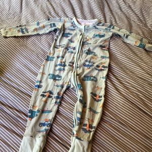 Bonds wondersuit Pajamas 18-24 months